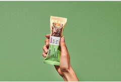 MaxiNutrition Cremet vegansk proteinbar med chokolade, peanuts og karamel 12x45g - vegansk proteinbar, 18% protein, 8,3g pr. bar, lavt sukkerindhold (0,9g), uden tilsat sukker, ingen kunstige smagsstoffer