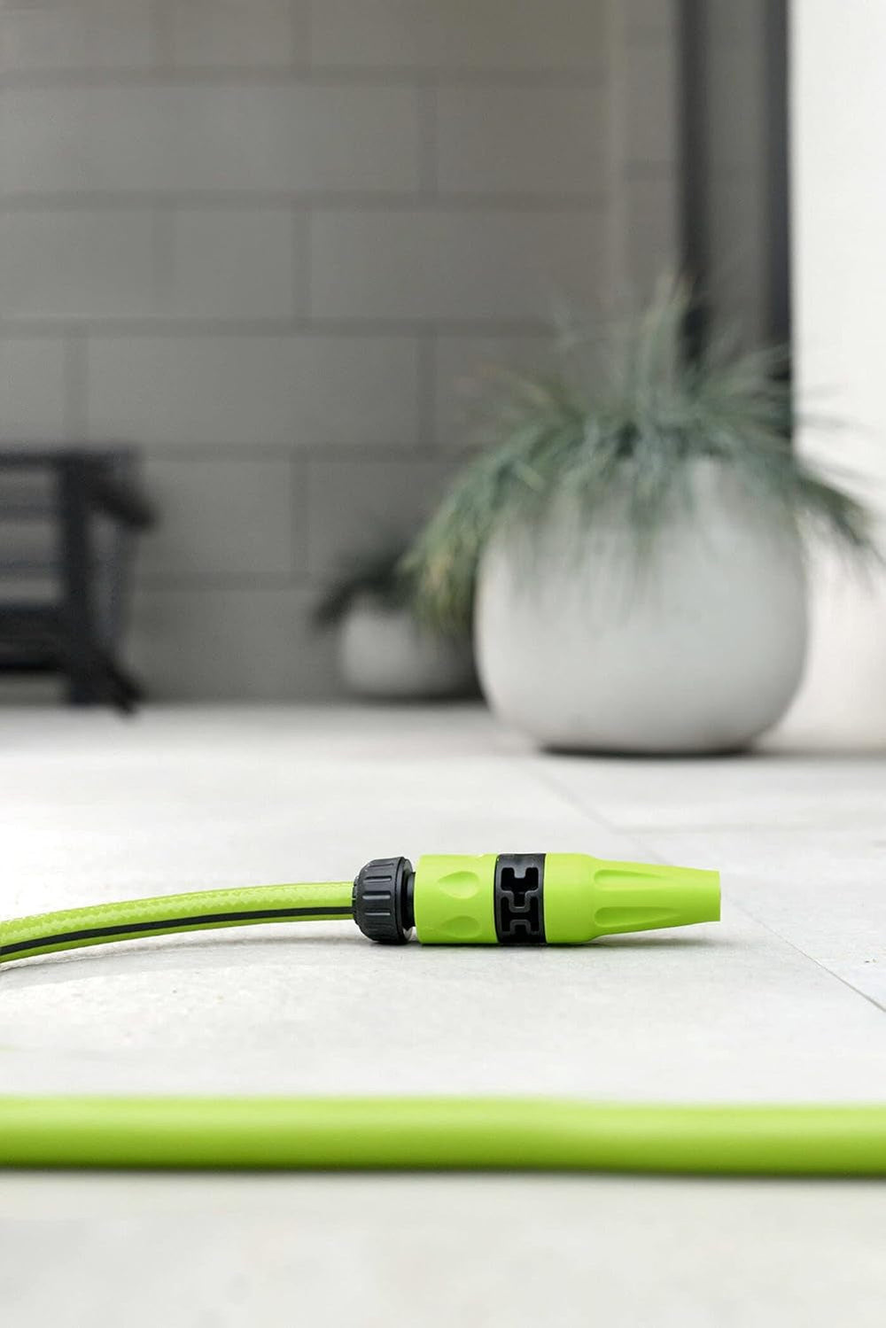 Furtun de grădină Cellfast QUATTRO, durabil, ușor, cu 4 straturi, rezistent la UV, furtun din fire, împletitură încrucișată, 20 bar, 1/2" 15m, 10-064