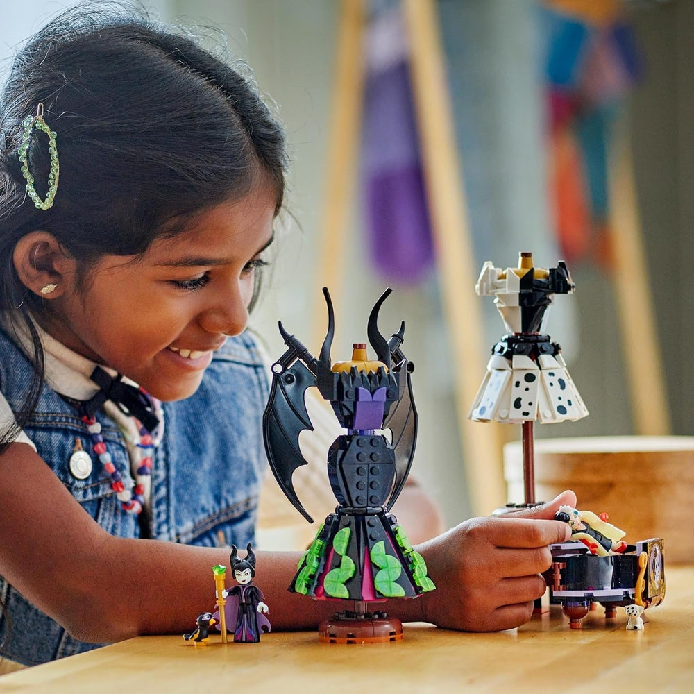 LEGO Ç€ Disney Villains The Dresses Of Maleficent And Cruella De Vil - Legetøj til drenge og piger fra 9 år - Inkl. 2 minidukker og 2 dyrefigurer - Fødselsdagsgave til fans 43262 byggesæt Besuche den LEGO-Store