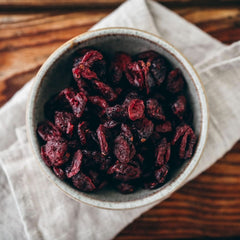 Seeberger Cranberries, Merișoare canadiene înjumătățite, fructate și dulci, 13 x 125 grame Produse deshidratate Naty Shop