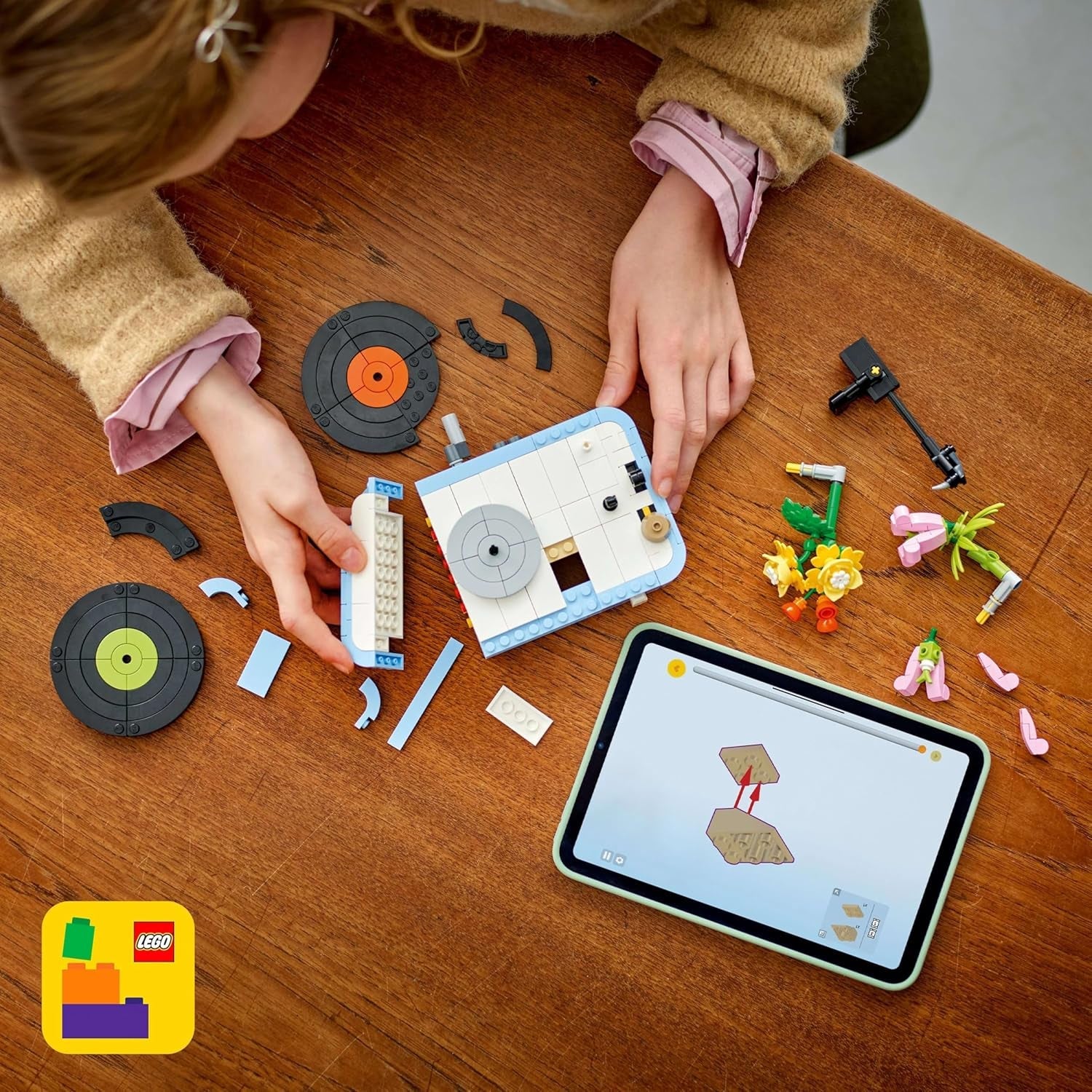 LEGO Creator 3I1 disc-afspiller med blomster - ombyggeligt legetøj til radio eller mikrofon - musiklegetøj til børn - kreativ gaveidé til piger og drenge fra 8 år 31172 Byggesæt Besuche den LEGO-Store