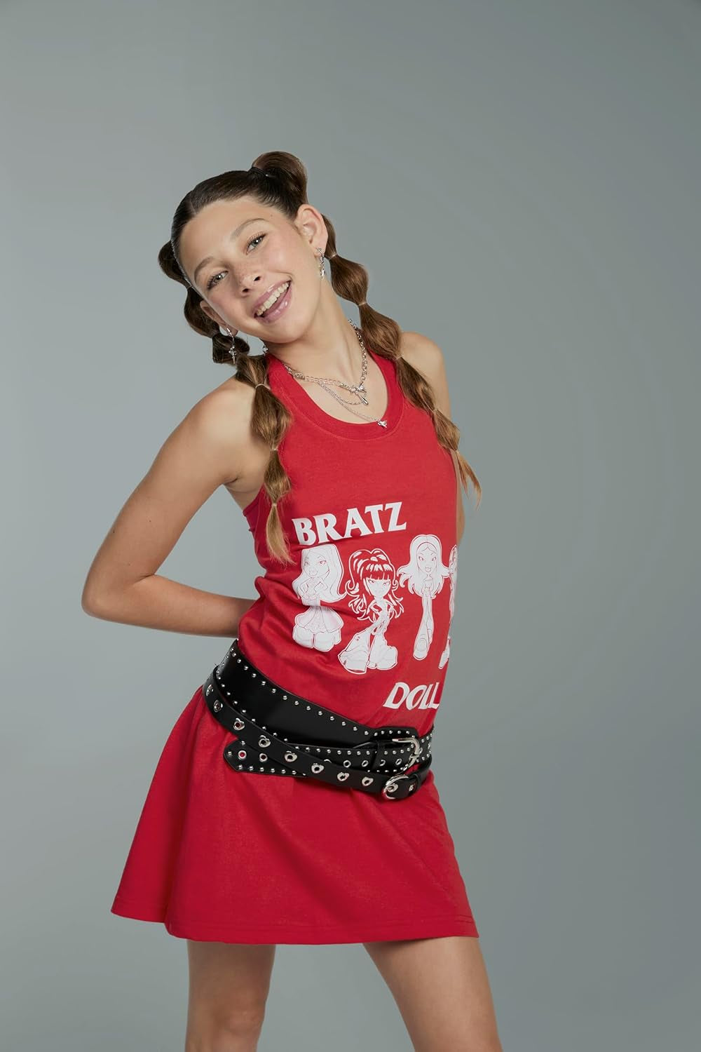 Bratz Stylin' Jade - Păpușă la modă cu tricou pentru a te stiliza, include accesorii, jucărie drăguță pentru fete