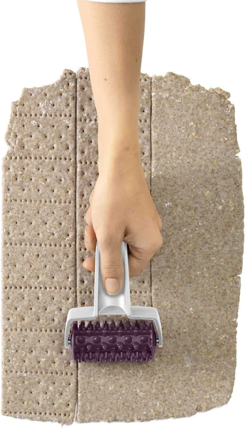 Betty Bossi Cracker Roller, den ideelle køkkengadget til at lave Knäckebrot und Crackern für raffiniertes Fingerfood. Teigschneider mit tolle Rezeptideen.