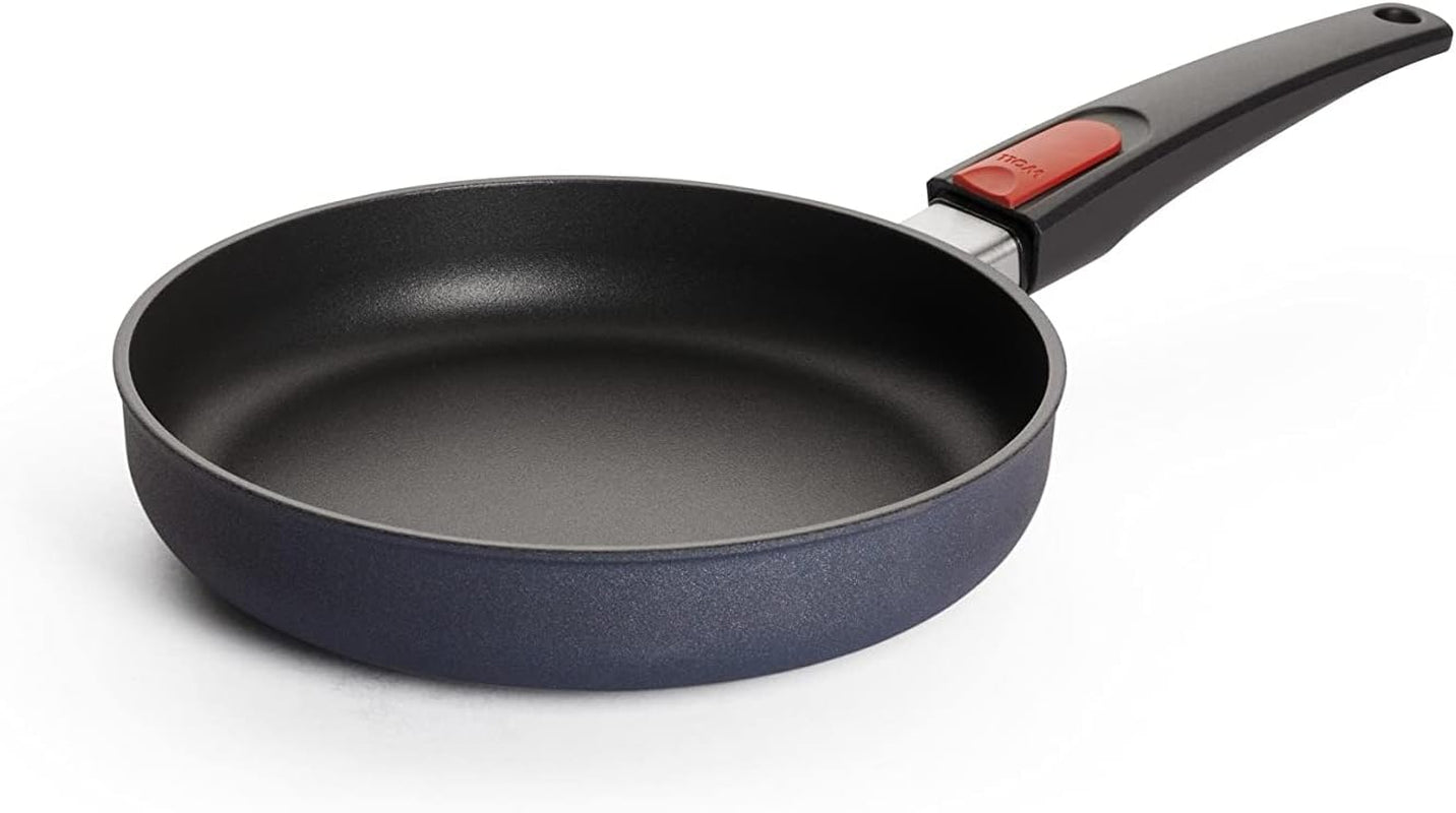 Woll Diamond Lite flad pande - Induktion -, Ø 20 Cm, 5 Cm højde, Med aftageligt håndtag - Velegnet til alle typer kogeplader, Støbt aluminium, Non-stick belægning Naty Shop Gryder og pander Ø 22 Cm