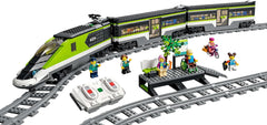 LEGO City passagerekspresstog, fjernbetjeningstogsæt, jernbanelegetøj med forlygter, 2 vogne og 24 sporelementer, gave til børn, drenge og piger 60337 byggesæt Besuche den LEGO-Store