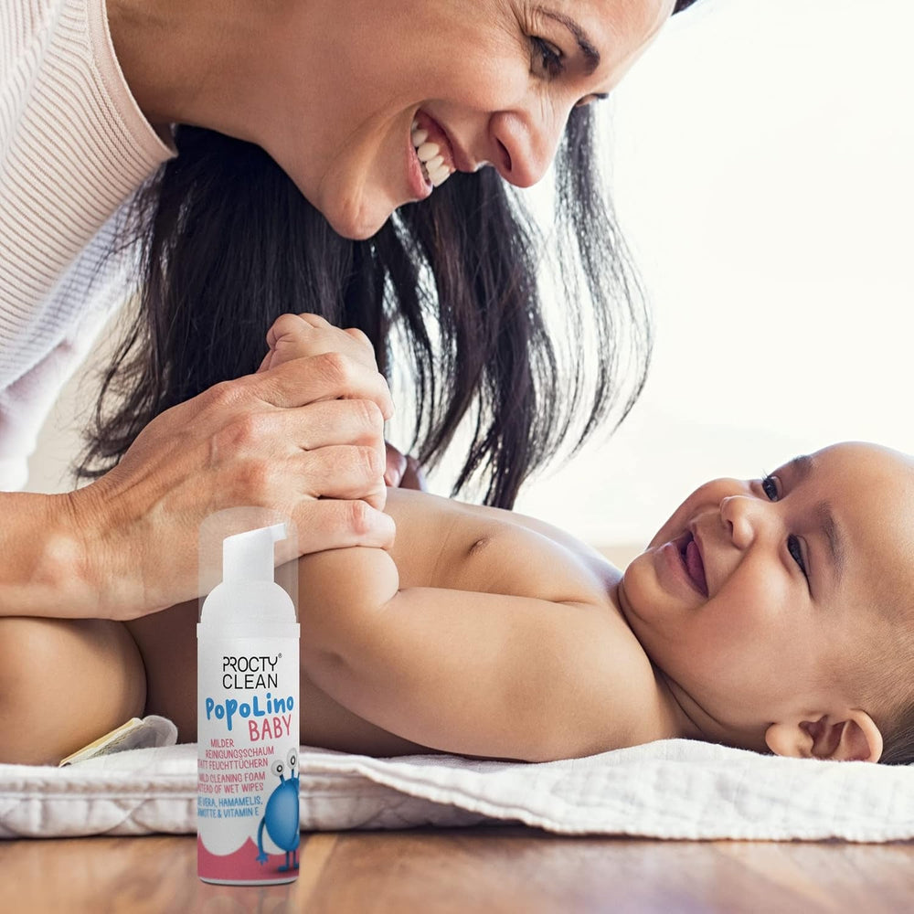 Spumă delicată PopoLino Baby pentru fund, în loc de șervețele umede pentru bebeluși. Spumă de curățare cosmetică vegană și naturală! Spumă pentru fund cu aloe vera, hamamelis, bergamotă și vitamina E. Face fundurile și mediul înconjurător fericite.