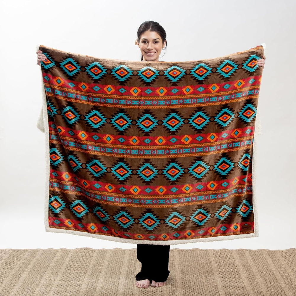 CARSTENS, INC. Wrangler Ultra Premium tæppetæppe, superblødt, sherpa-fleece, overdimensioneret, 137,2 X 172,7 Cm, Southwest Horizon senge og tæpper Carstens, Inc.