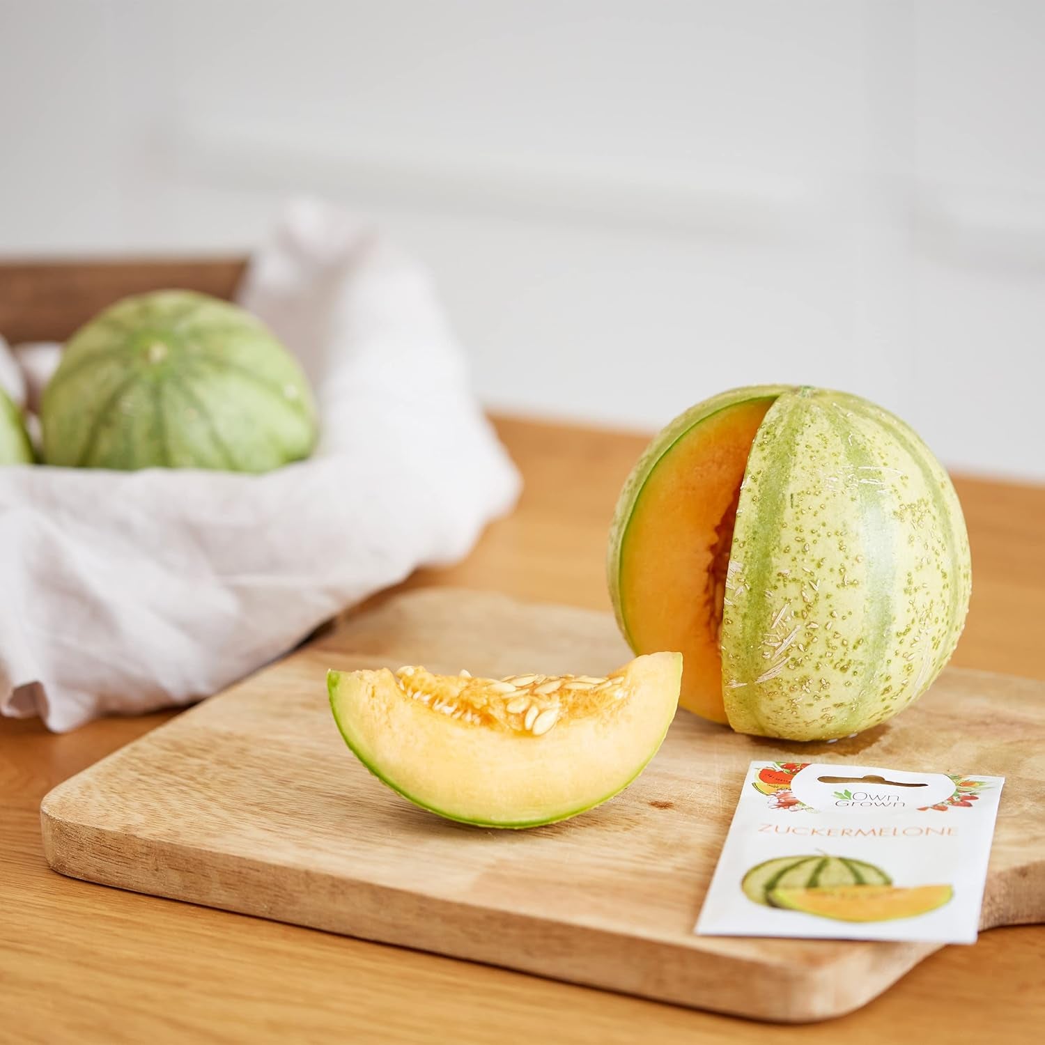 Frugtfrøsæt: Premium havefrø med 8 varianter af frugtplanter til have og balkon - Vandmelonfrø, jordbærfrø, stikkelsbær, rabarber og mere - Frugtfrøgavesæt fra OwnGrown