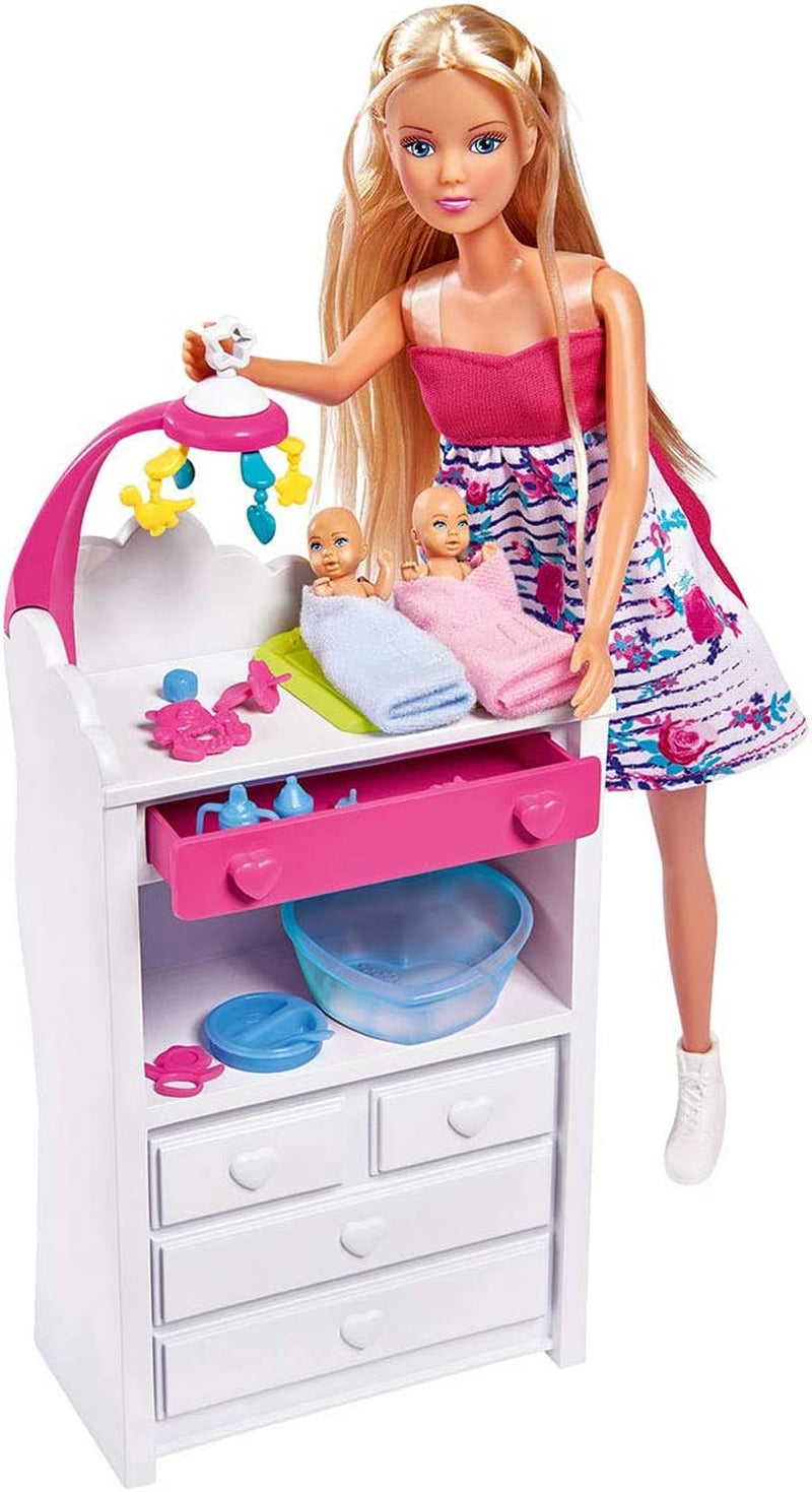 Simba 105733333 - Steffi Love Welcome Twins, Păpușă însărcinată, cu gemeni, cu masă de înfășat și cadă, accesorii, Păpușă la modă, 29 cm, pentru copii de la 3 ani în sus