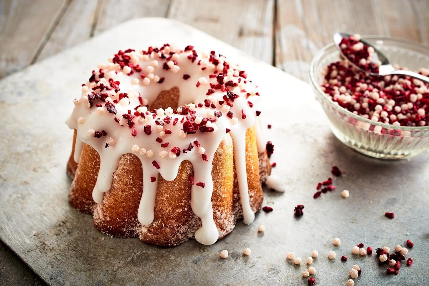 Glazură RUF gata de utilizare, poate fi folosită imediat fără amestecare, glazură pentru biscuiți și prăjituri, ca glazură de zahăr de bază sau pentru colorare și aromatizare, 1 x 150g (pachet de 4) Pasta de zahar Naty Shop